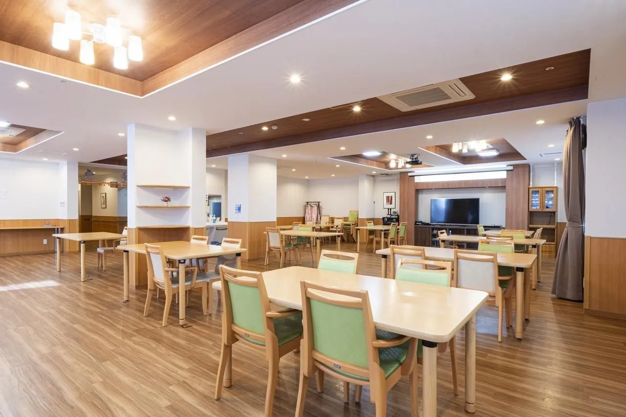 イリーゼ宮の森の紹介写真 4