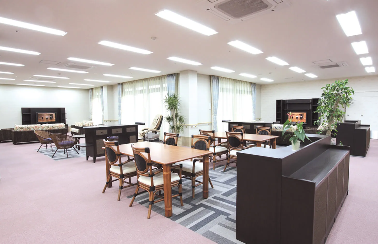 あずみ苑 グランデ花咲の丘の紹介写真 2