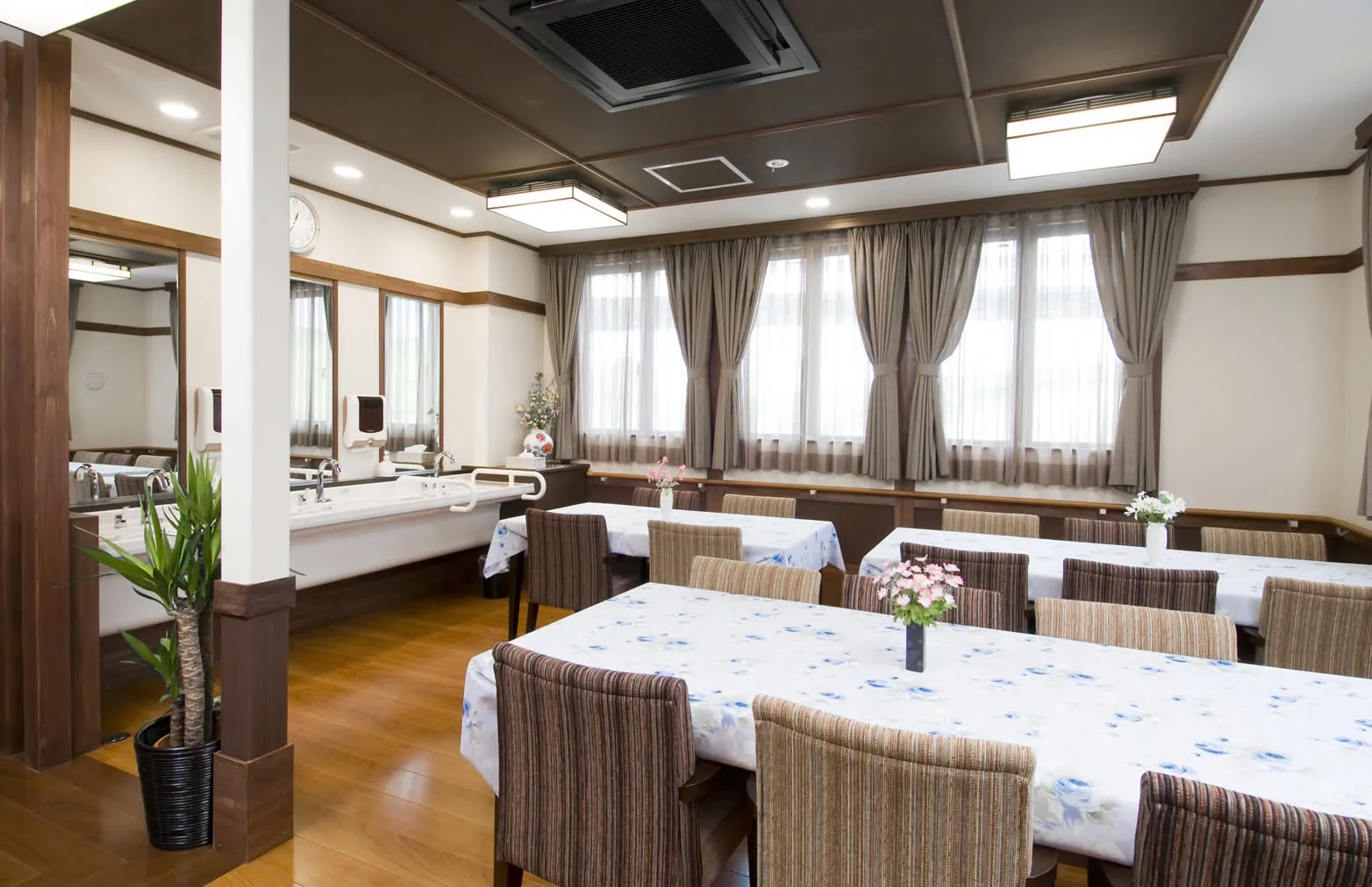 あずみ苑 ラ・テラス新古河の紹介写真 2