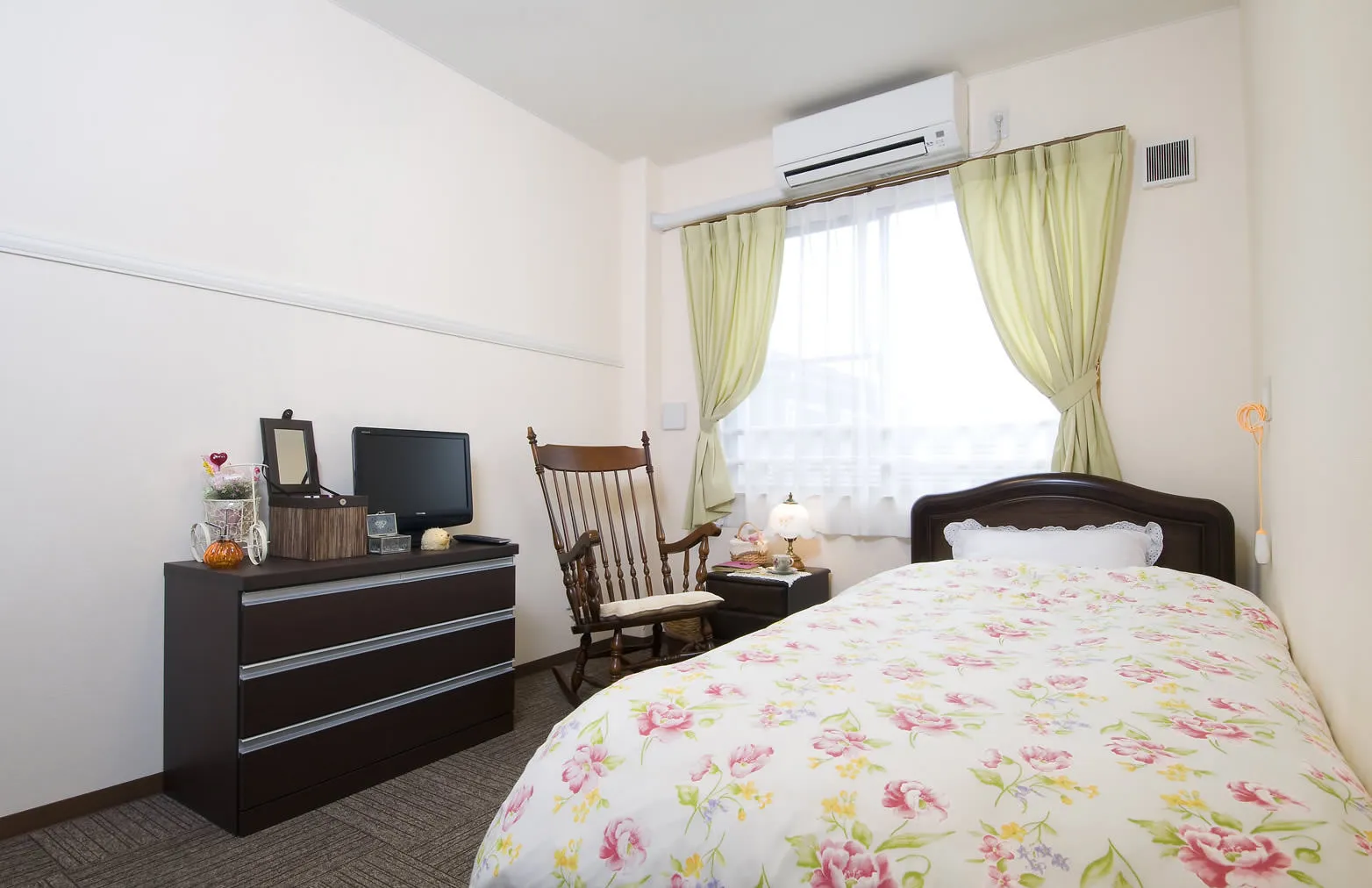 あずみ苑 ラ・テラス小絹の紹介写真 3