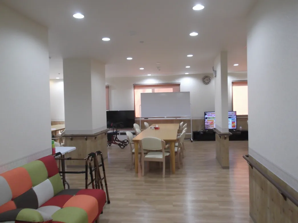 介護付き有料老人ホーム　地域密着型 サンスマイル日野の紹介写真 2