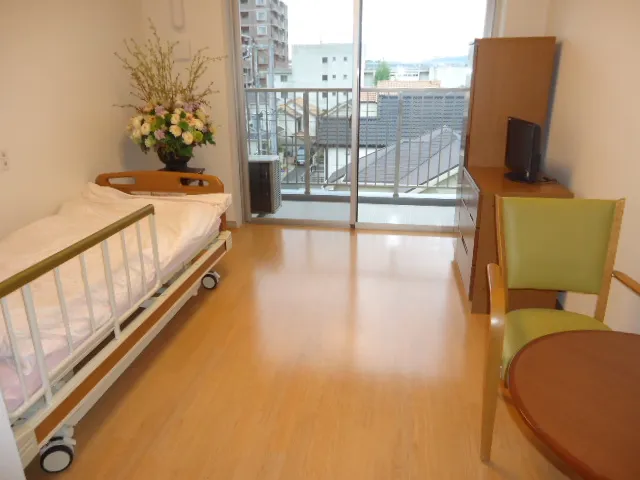 サービス付き高齢者向け住宅フルール東山の紹介写真 2